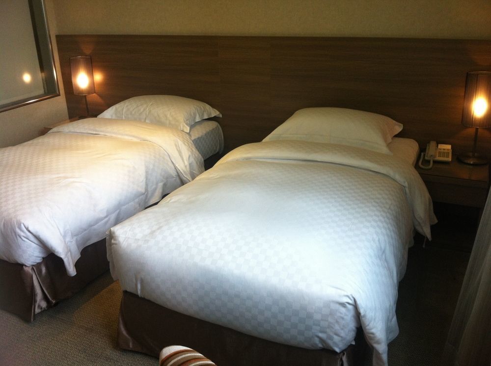 The Metro Hotel Тайджун Екстериор снимка